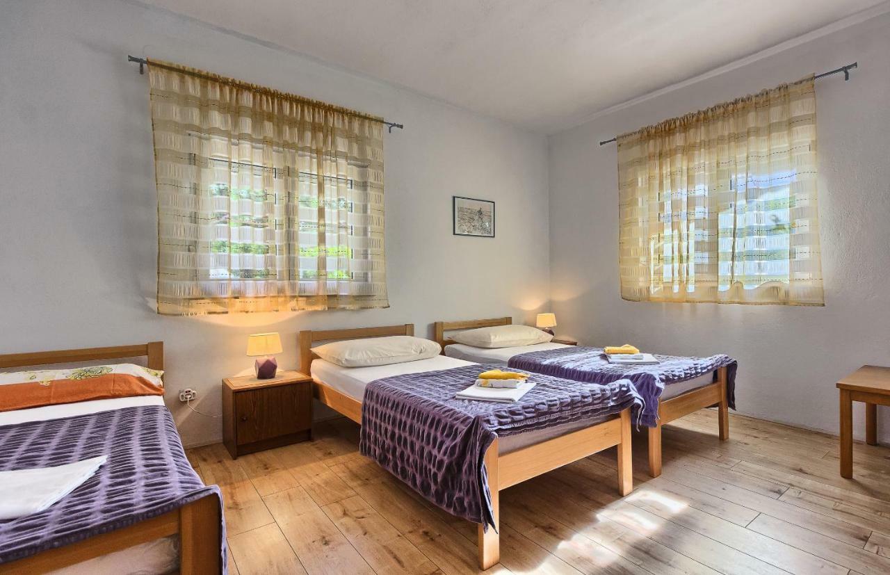 Apartments Milenka โตรกีร์ ภายนอก รูปภาพ