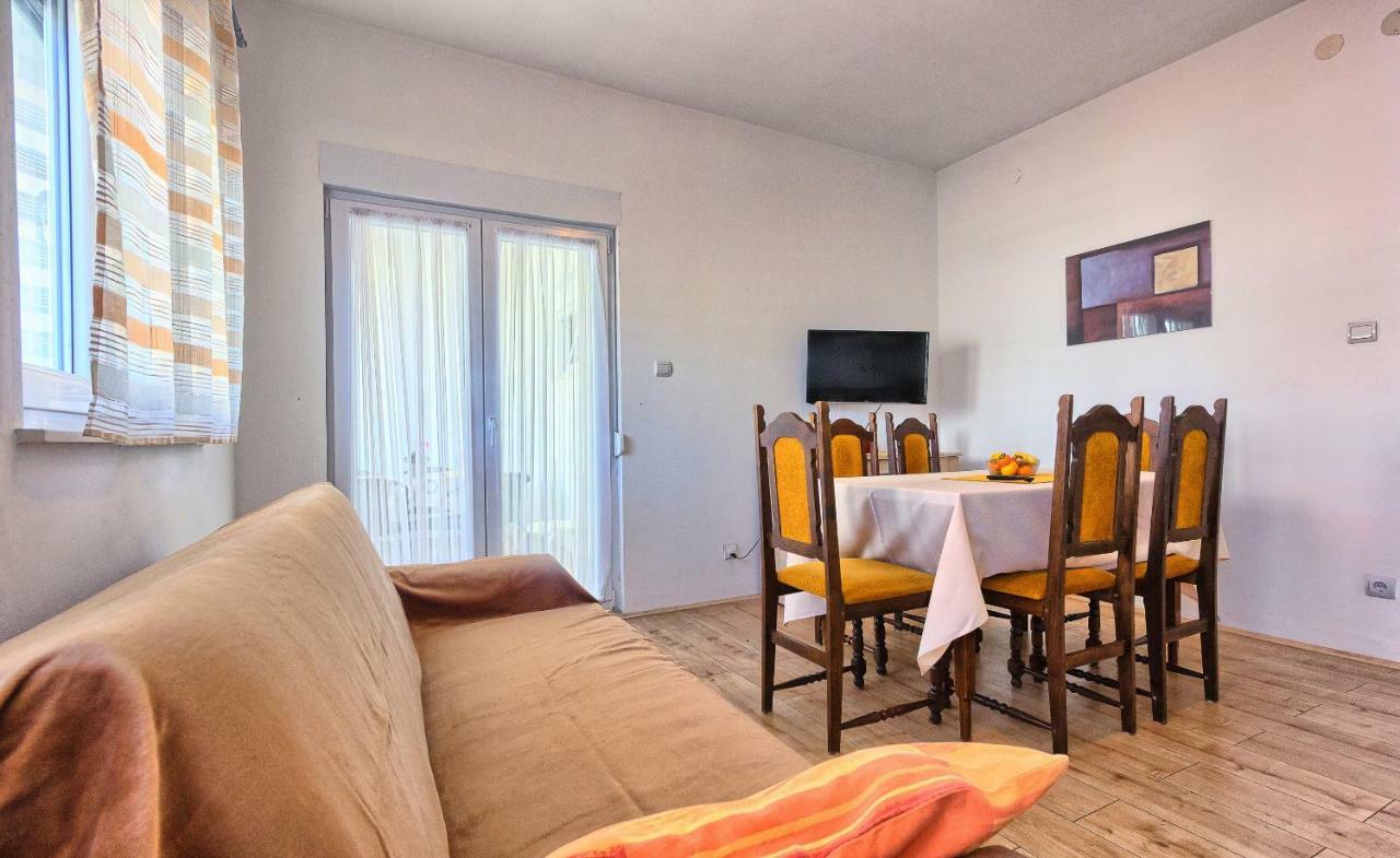 Apartments Milenka โตรกีร์ ภายนอก รูปภาพ