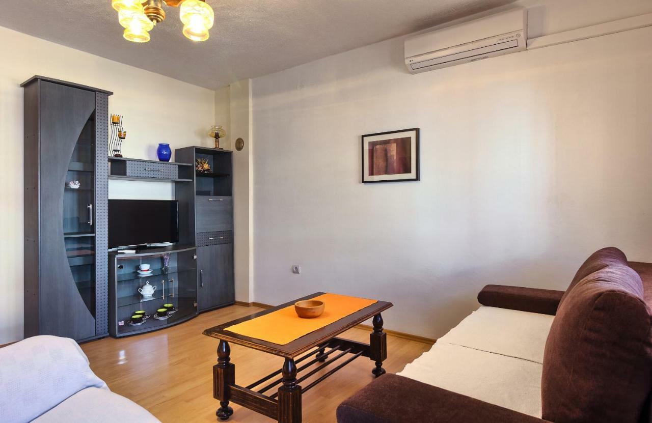 Apartments Milenka โตรกีร์ ภายนอก รูปภาพ