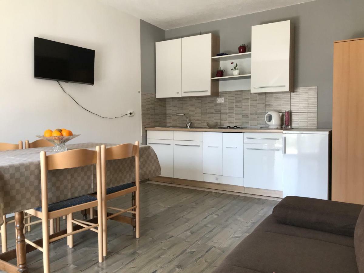 Apartments Milenka โตรกีร์ ภายนอก รูปภาพ